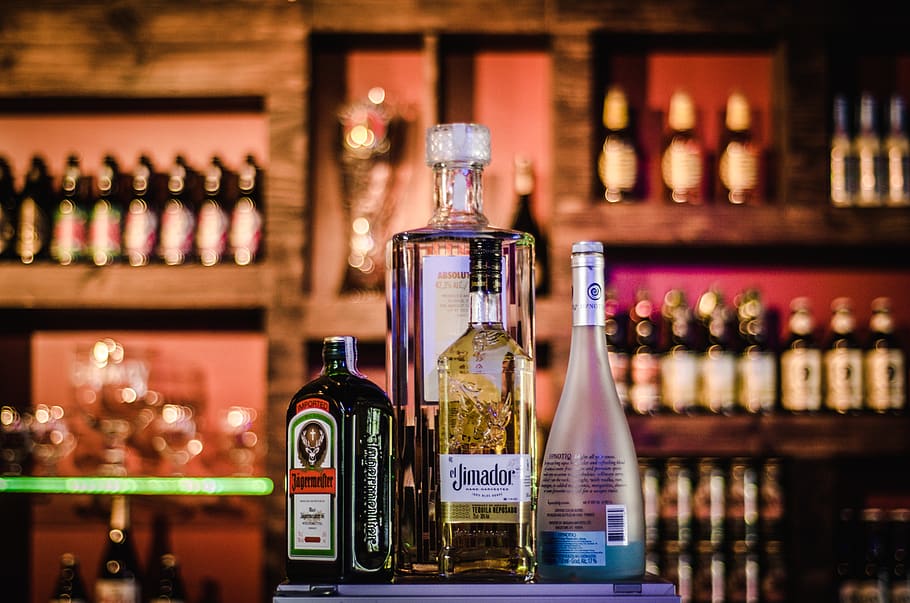 bar-liquor-bottles-beverages